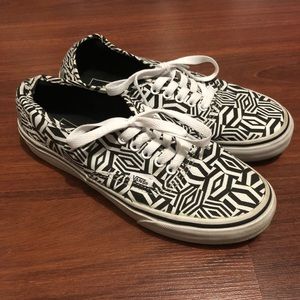 Geo-Shape Black and White Vans